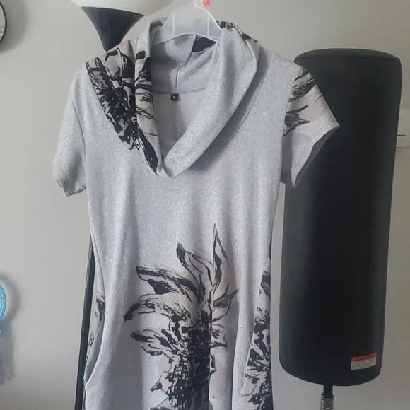 Nice tops - Picture 2 of 2